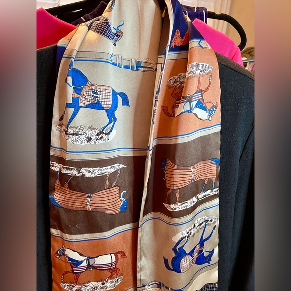 Silk Equestrian Themed Bandeau Scarf - Picture 4 of 8